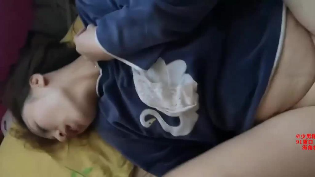 【反差婊档案】山西32已婚少妇趁老公不在的时候偷情小鲜肉 预览截图 4