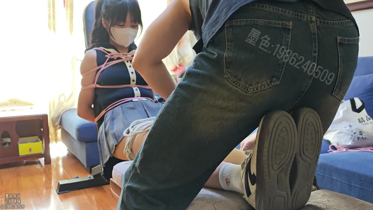【墨色】蛋糕老虎凳tk挠痒 背心短裙白袜运动鞋 全程聊天 预览截图 5