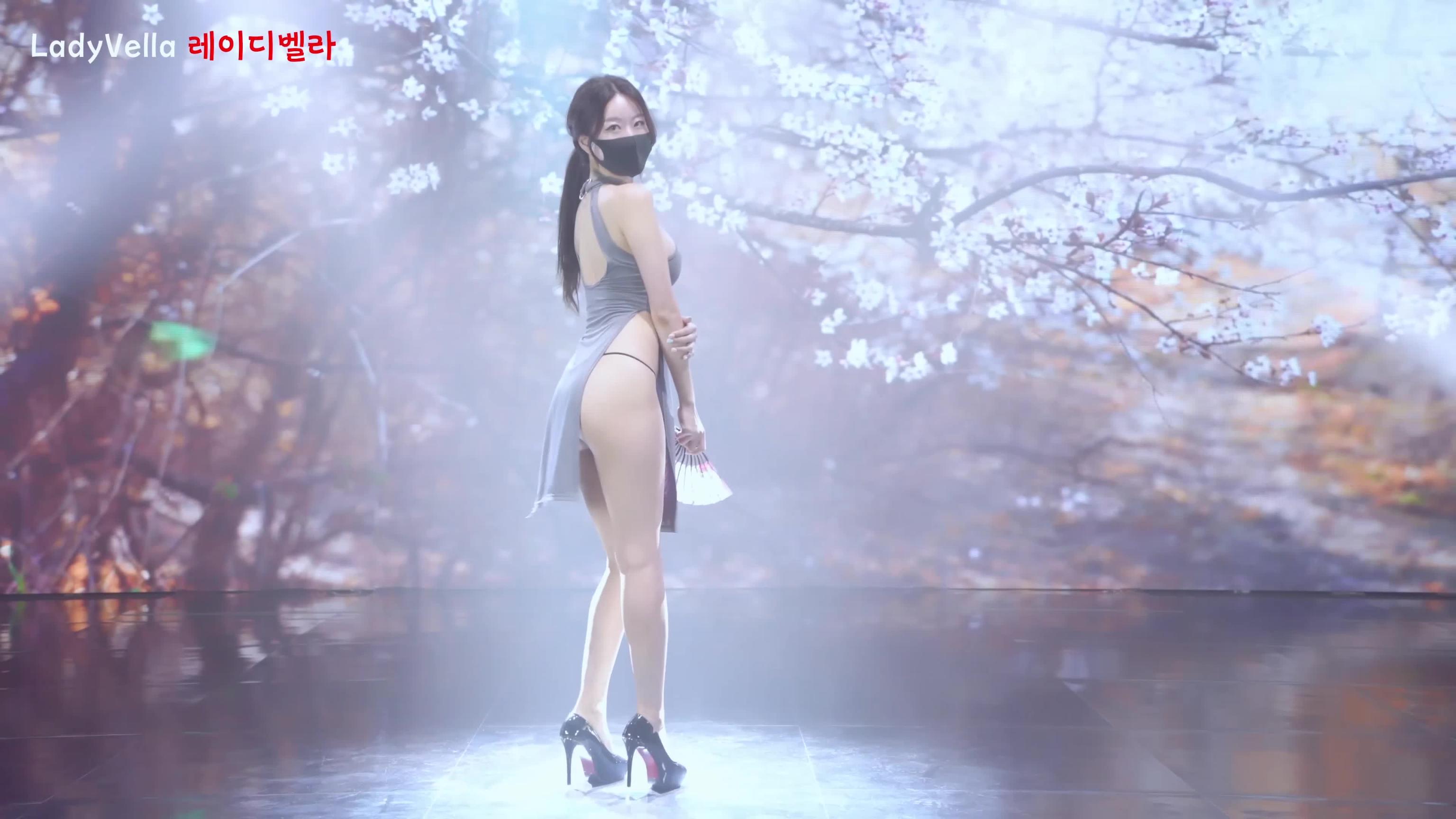 Lady vella 修身开叉旗袍加高跟鞋 小姐姐等你来吃掉 预览截图 2