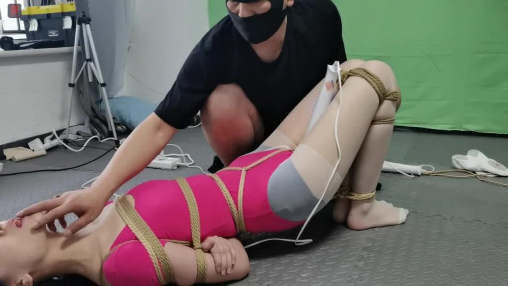 【绳之韵】最惊艳、最真实的征服!沉沦在绳世界的都市丽人媛媛 预览截图 4