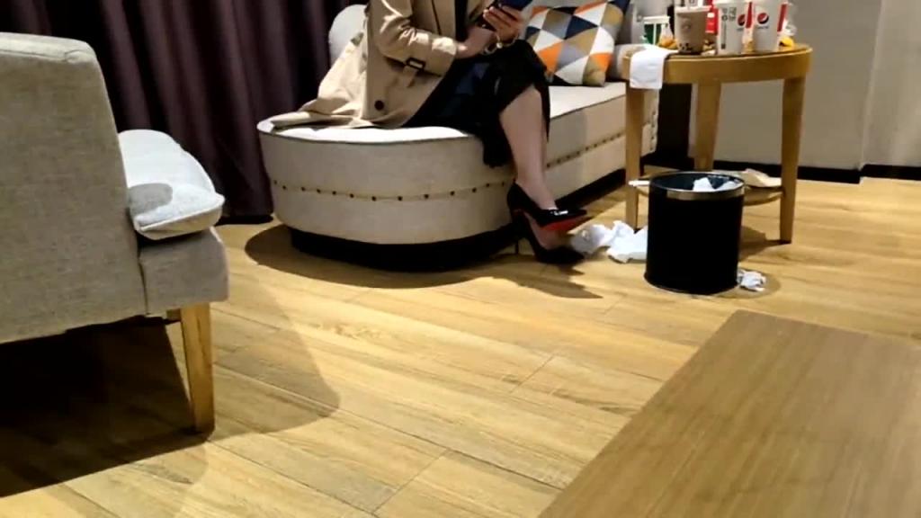 【瘦子探花】再约良家少妇,极品美腿高跟鞋,各种姿势轮番输出,太爽还想要再一炮 预览截图 6