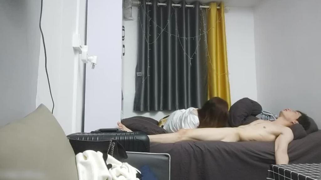 【探花精选】漂亮美眉 你有点强制性 不行戴套 戴套有点干 婴儿肥身材丰满被肌肉小哥勐输出 预览截图 9