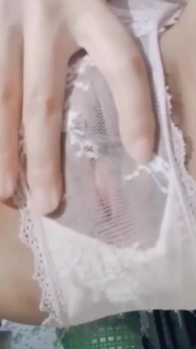 B站未成年网红少女-听说黄播能赚零花钱 预览截图 9