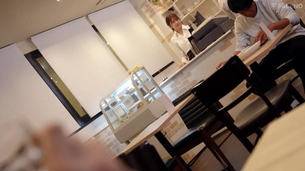FNS-086 翼舞,一名女大学生,在打工期间被一名抱怨她工作的男人偷偷地实施了极端性高潮骚扰。 FNS-086 预览截图 6