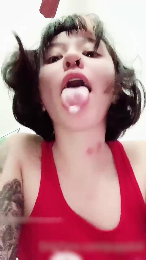 火辣红衣诱惑,舔弄紫色巨物挑逗舌技#puppiloli 预览截图 4