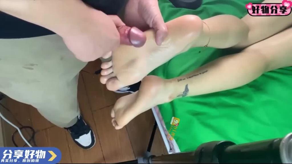 ❤️足交❤️2/2隔着帘布 约足兼职大学生射脚 预览截图 9