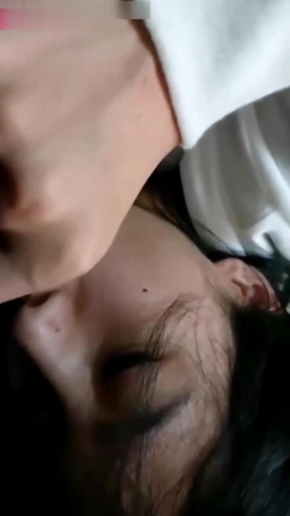 河南父女乱伦事件!挑逗熟睡女儿破处后剃光逼毛射肚子上 预览截图 8