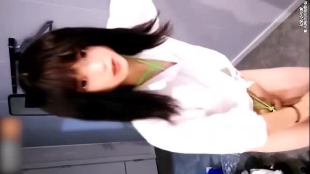伪娘性奴【小安】菊穴插着黝黑大阳具舔舐着直男的肉棒 预览截图 7