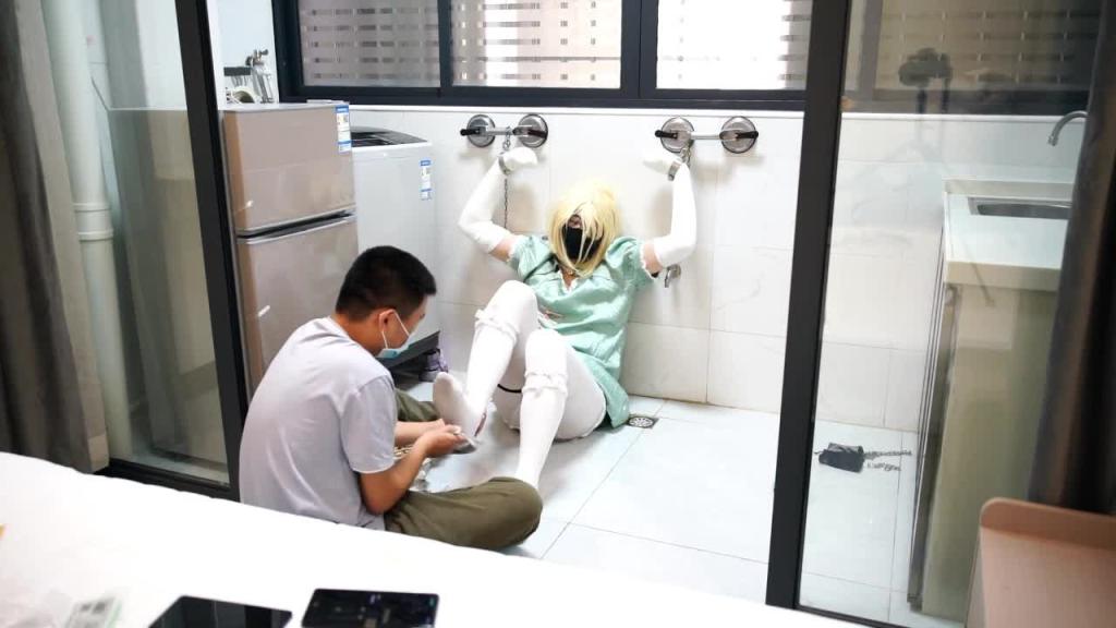 【猫又】双手包裹TK放置两小时~第一次线下约调是什么样的~两只手铐在两侧完全无法挣脱~果然还是有点怕痒呢~ 预览截图 8
