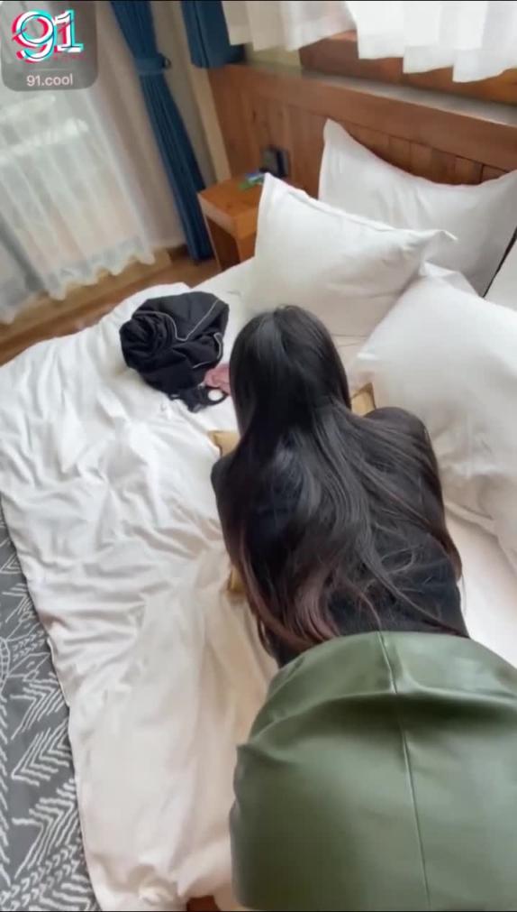 91吹穴皮革窄裙小麦色大屁股 预览截图 9