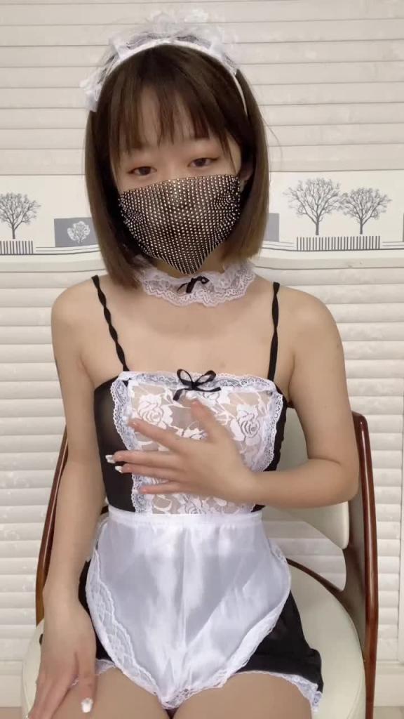 女仆的粉逼 预览截图 3