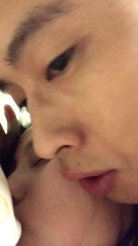 大叔操清纯小妹怼脸拍淫荡表情 预览截图 4