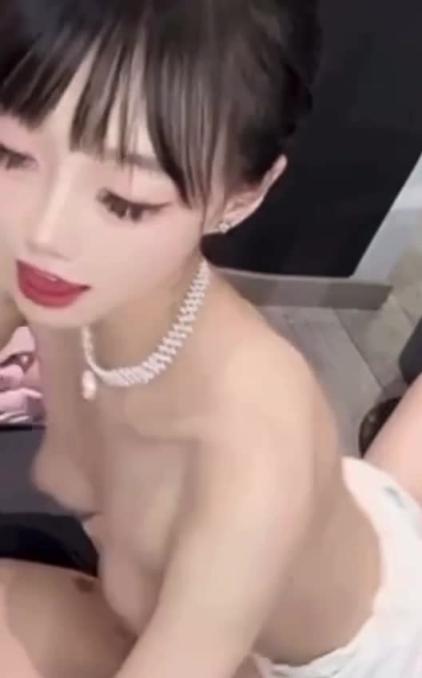 美若天仙清纯美女骑乘淫叫令人心动阿 预览截图 8