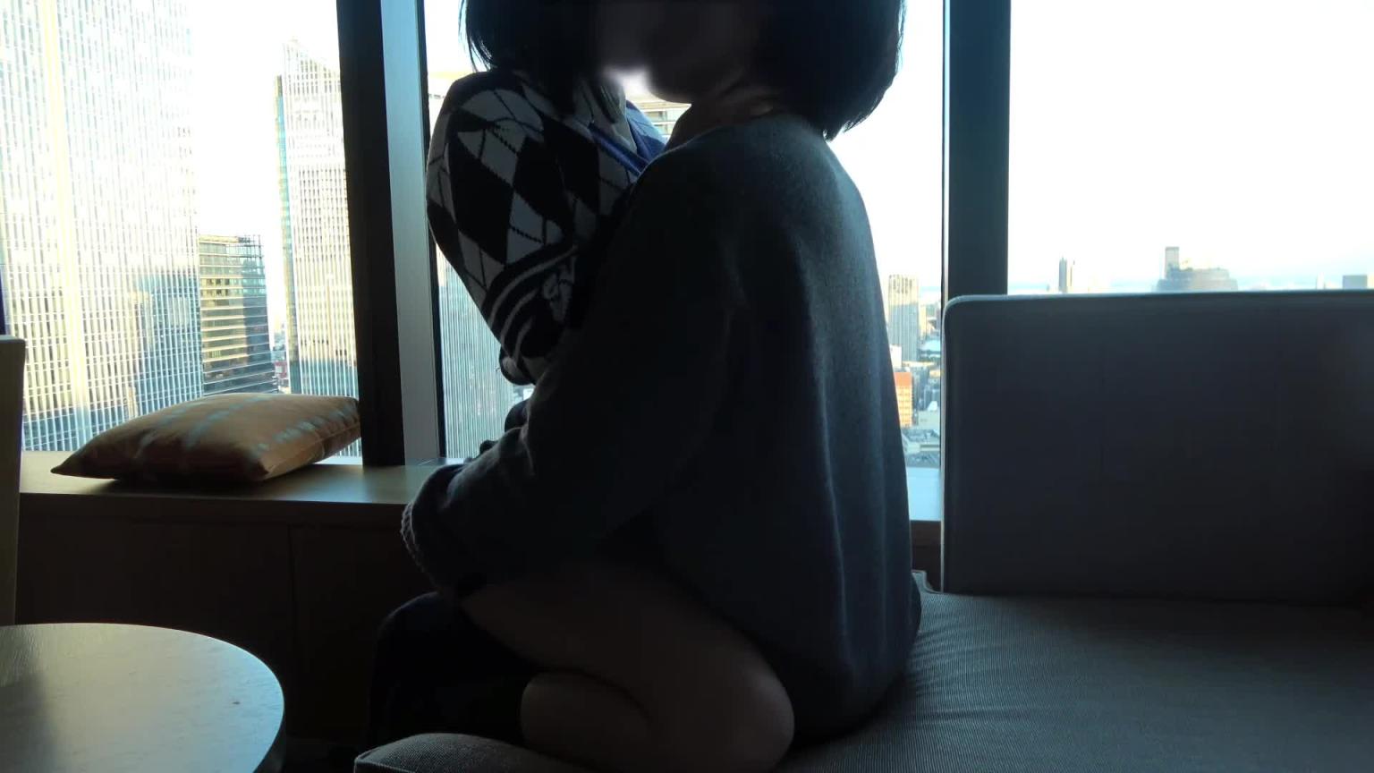 和韩国美艳姐姐在东京铁塔前做爱【kuzu】047 预览截图 1