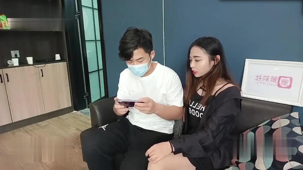 萝莉社 心机婊淫荡骚货假借玩游戏下药强奸闺蜜男友 预览截图 2