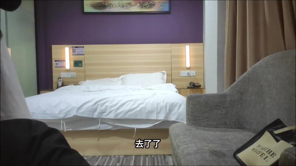 糖心约炮大神【韦小宝】强制深喉_约操微胖骚妻_口交深喉吞吐_无套爆操勐插_全程淫叫不止 预览截图 2