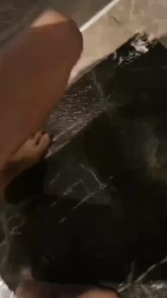 亲姐妹齐上阵萝莉加上御姐金主变态癖好就喜欢玩真的亲姐妹花 预览截图 7