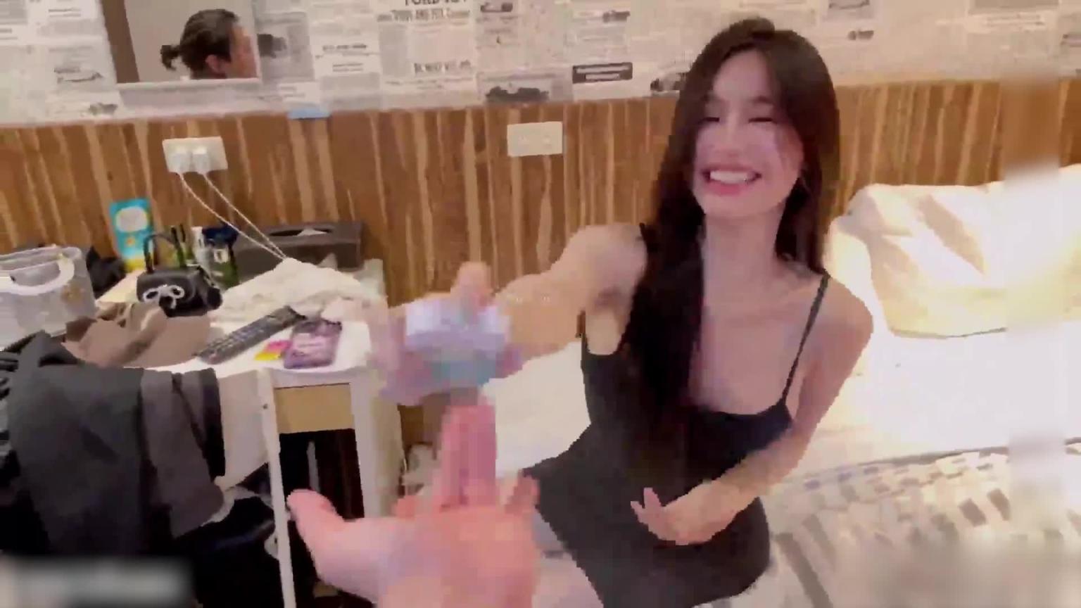 极品S级身材时装嫩模 约炮高挑白皙酥乳 紧致小腹腰肢 预览截图 12
