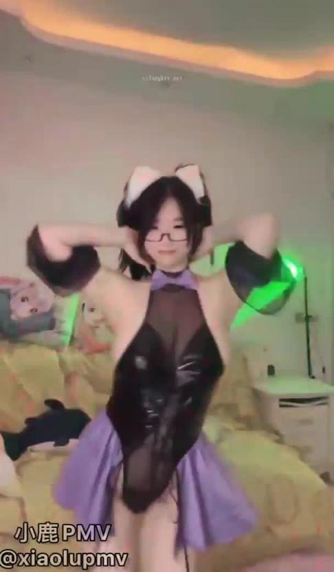 性感情趣制服大摆锤裸舞加长版 预览截图 2