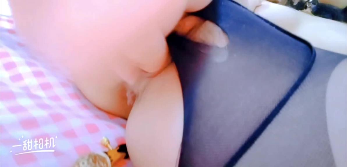 黑丝抖m乳夹自虐 预览截图 8