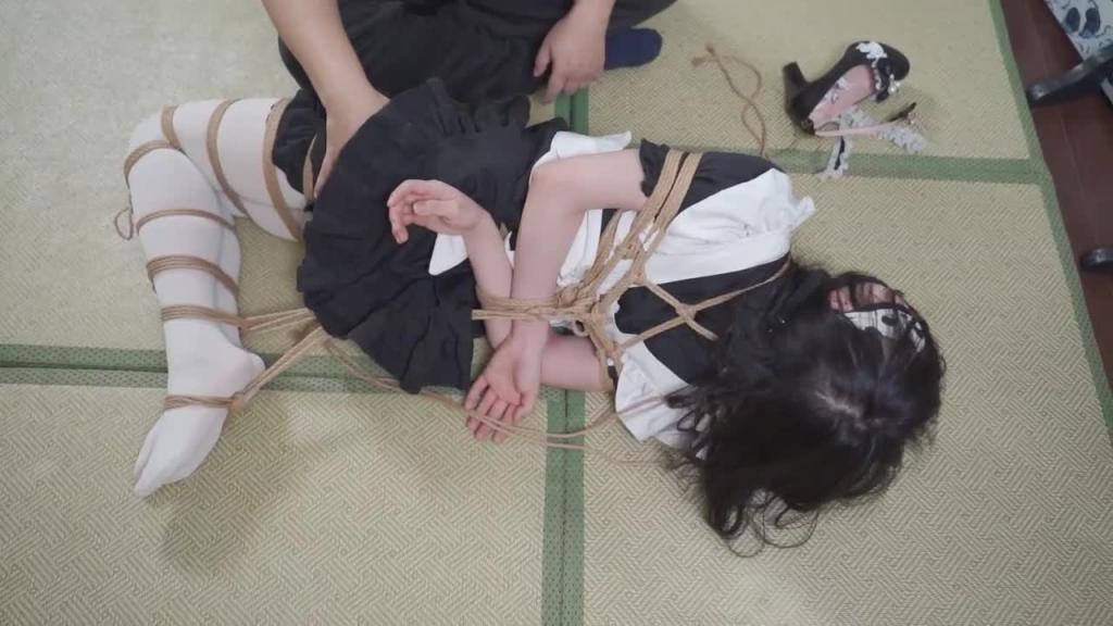 【象人工作室】女仆装白丝小0被驷马捆绑后调戏,最后绑到十字架上调教 预览截图 4