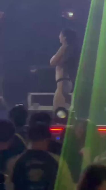 这是哪里啊，好想去摸摸她的奶子 预览截图 7