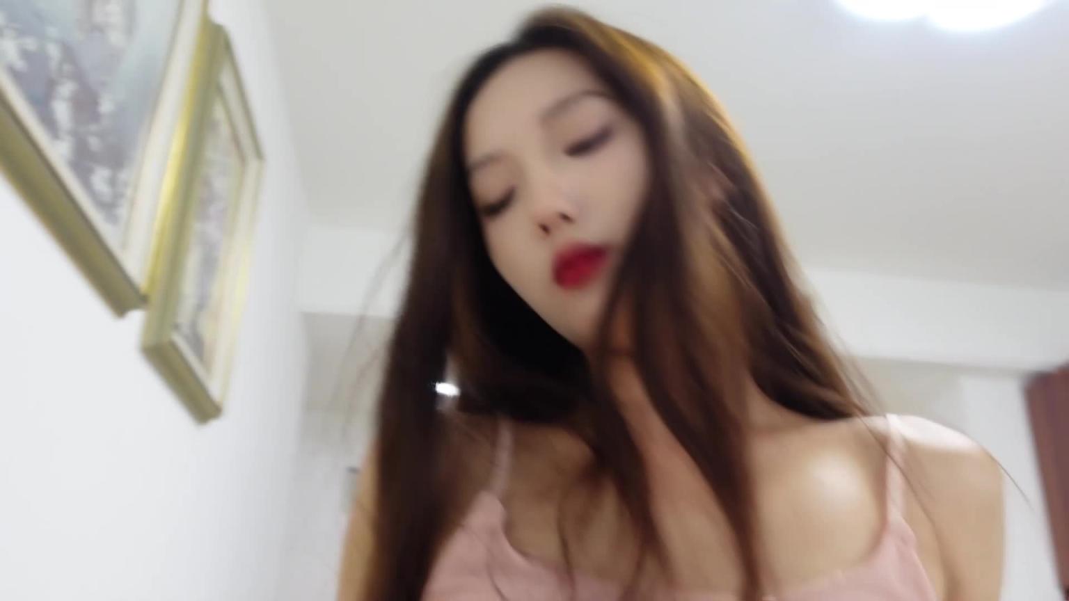 【树屋轻调】和女上司互换了灵魂,发现她是反差婊后开始始调教+玩弄 预览截图 10