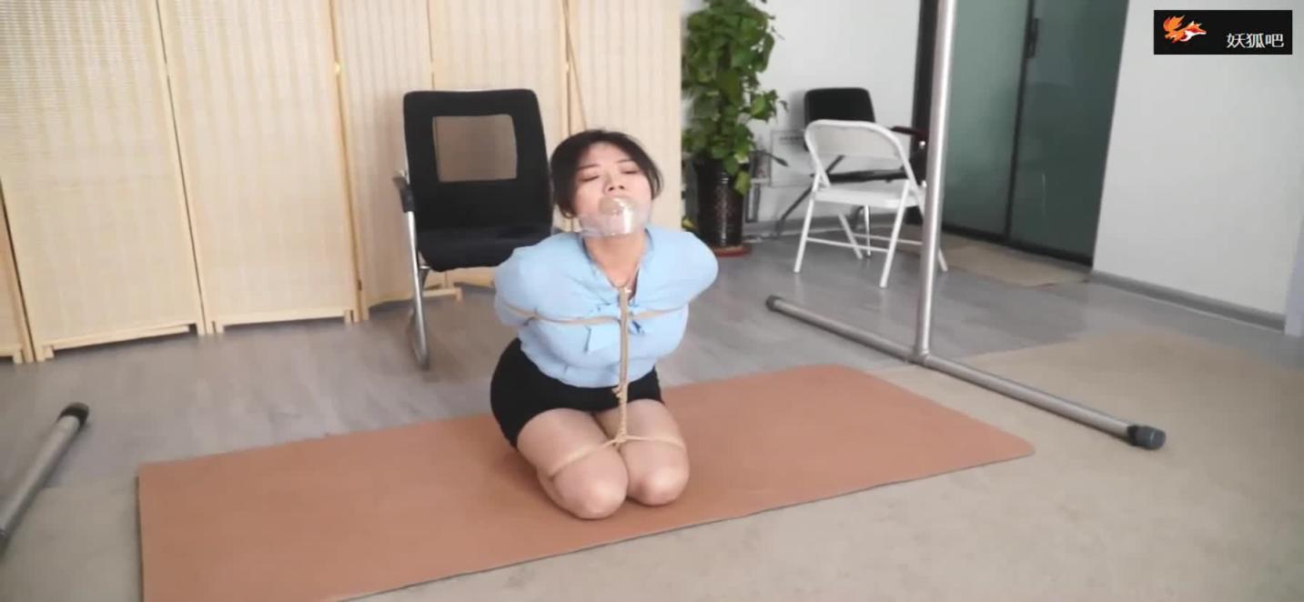 【逍遥】《李然的元旦假期》,被紧紧捆绑的李然祝大家元旦快乐! 预览截图 4