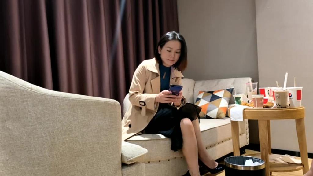 【瘦子探花】再约良家少妇,极品美腿高跟鞋,各种姿势轮番输出,太爽还想要再一炮 预览截图 5