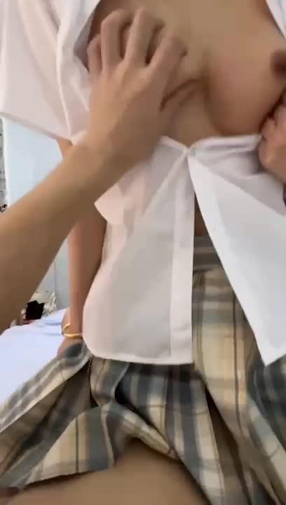 【少女】终于把大一妹子拿下带回家了 预览截图 10