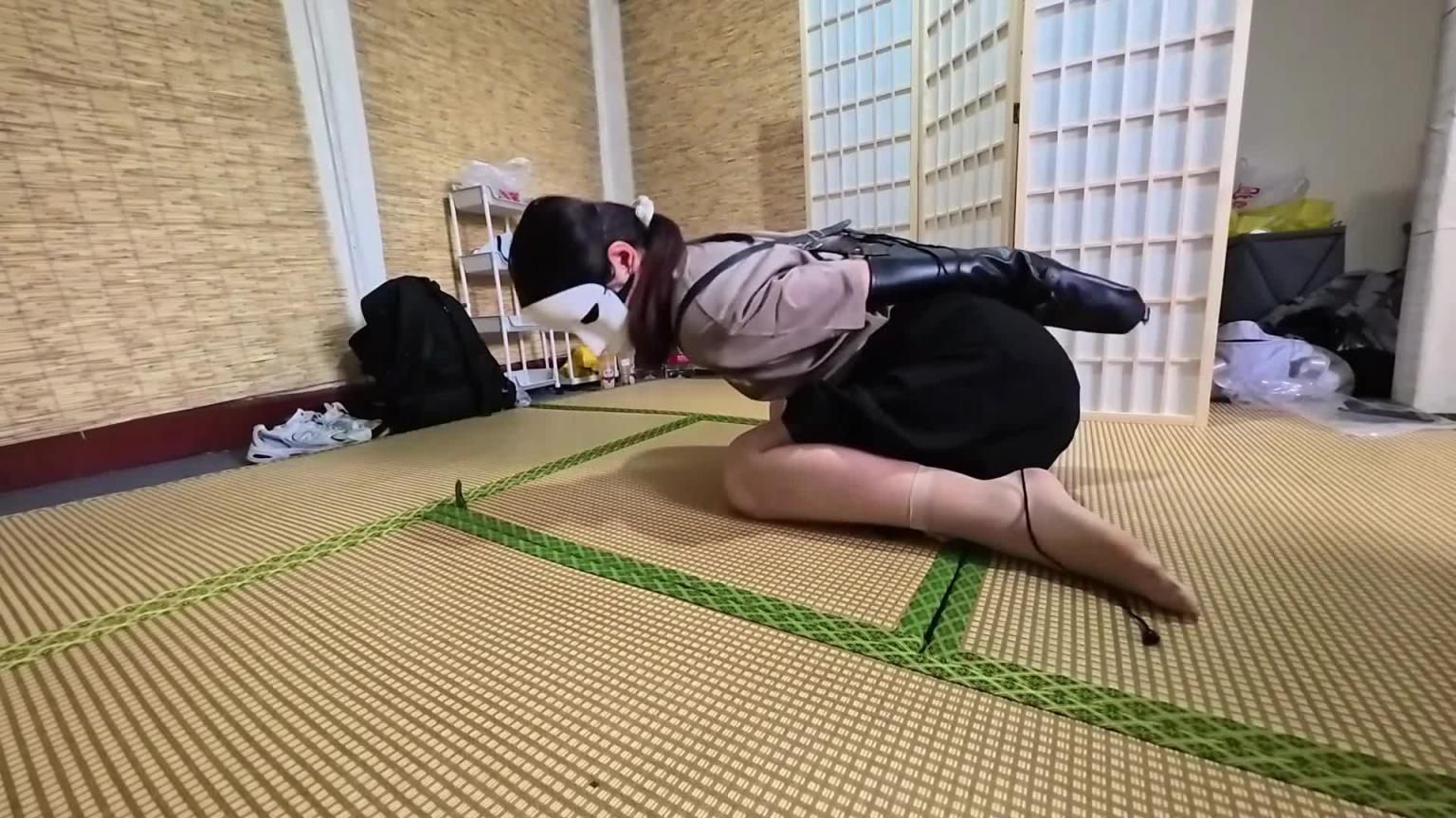 【渎竺】【川川】肉丝黑色单手套挣扎 预览截图 3