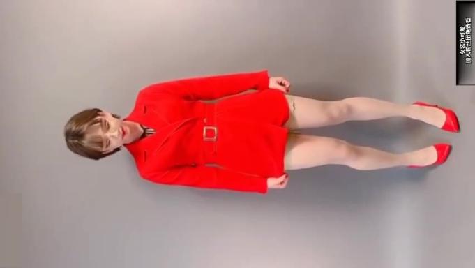 韩国首席超美伪娘,黑丝诱惑坐骑大阳具爽到高潮喷尿 预览截图 1