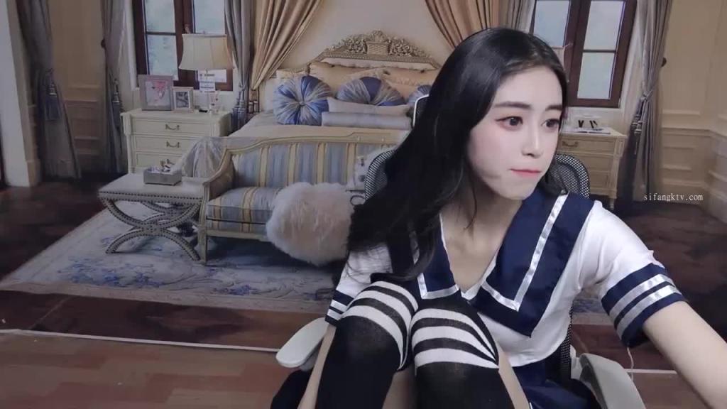 日系jk制服妹子大秀骚逼自慰说最爱大哥~ 预览截图 7