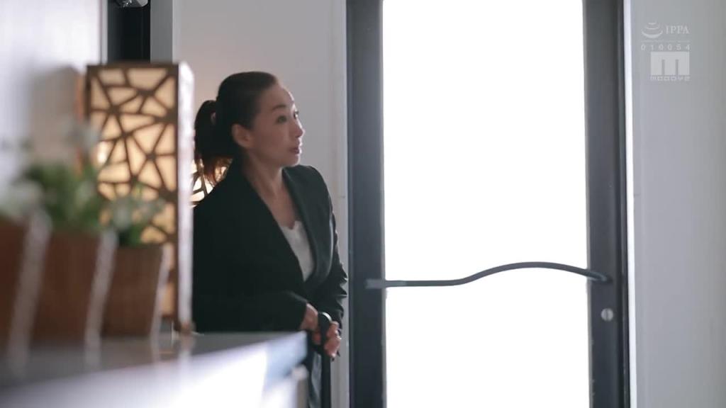 妻子拖油瓶的诱惑呢喃骑乘位玩弄肉棒持续搞痴女玩法… 七泽米亚 MIDE-870 预览截图 12
