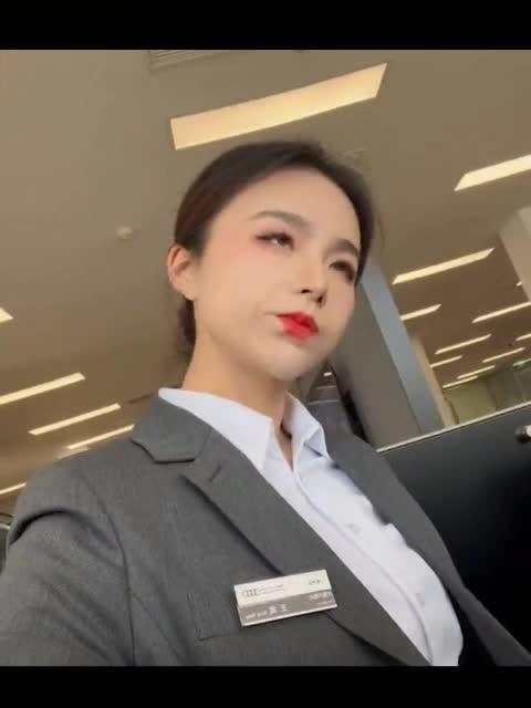 奥迪销冠卖车乳香妹 人肉业绩王 预览截图 1