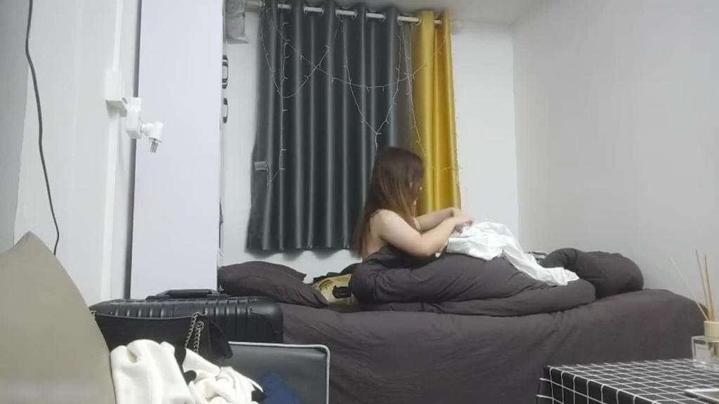 【探花精选】漂亮美眉 你有点强制性 不行戴套 戴套有点干 婴儿肥身材丰满被肌肉小哥勐输出 预览截图 1