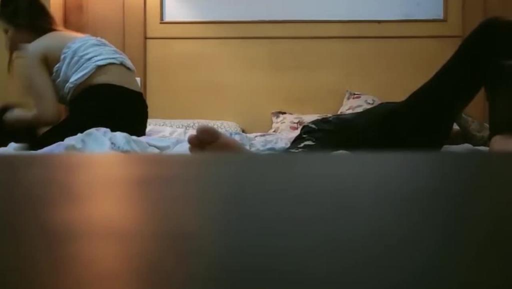 绿帽换妻互玩在房间里操完自己老婆再出去把朋友老婆换进来玩3 预览截图 11