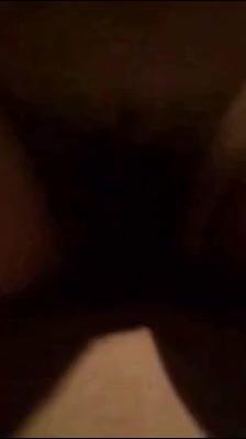 姐弟恋 漂亮姐姐口活不错,主动无套骑乘勐摇,自抠到喷水 预览截图 6