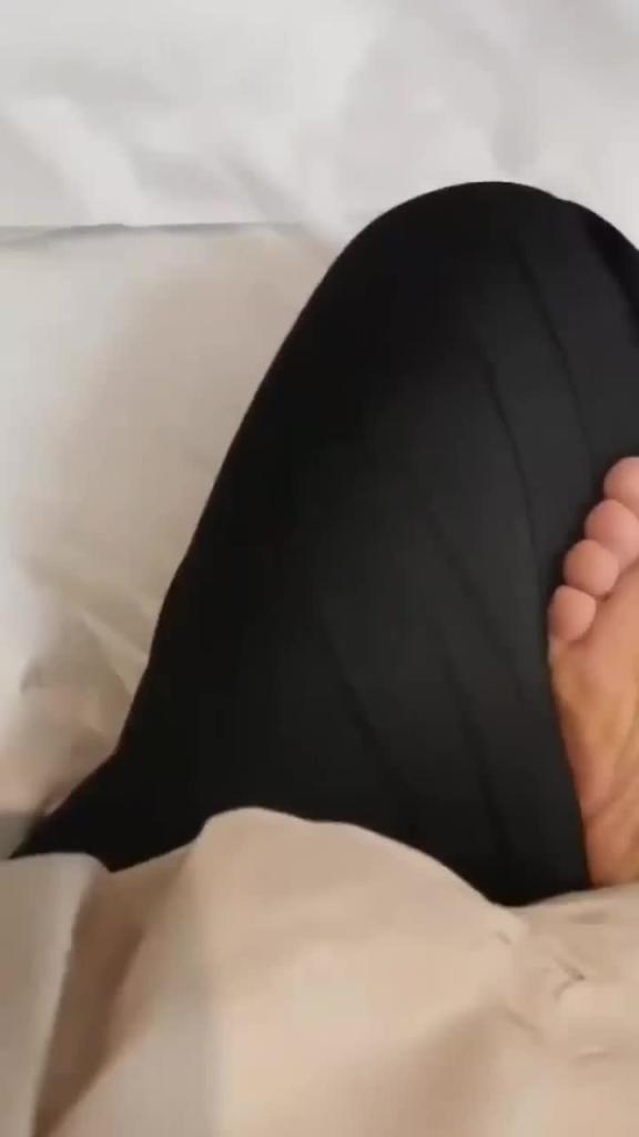 亲姐妹齐上阵萝莉加上御姐金主变态癖好就喜欢玩真的亲姐妹花 预览截图 1