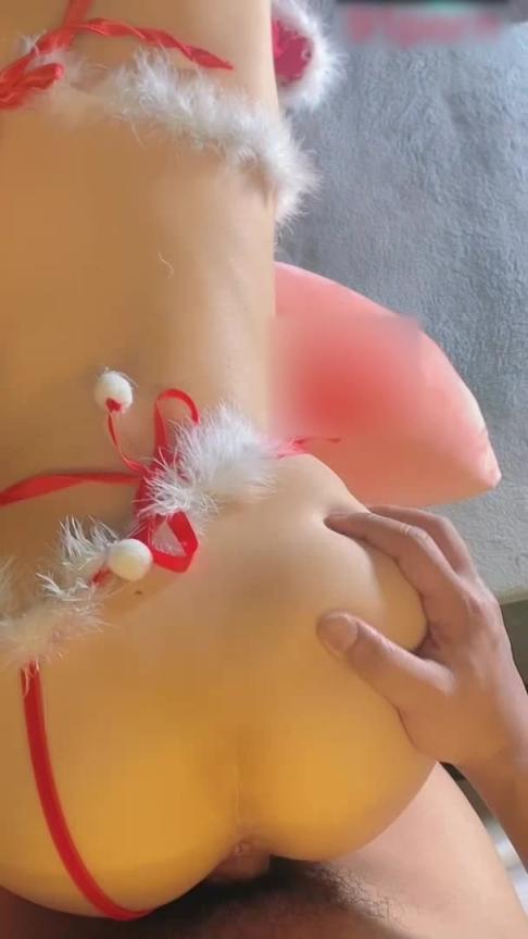 是桃桃呀 圣诞装性感诱惑 粗大巨屌爆干极品蜜穴 内射中出满满溢出淫靡至极 预览截图 12
