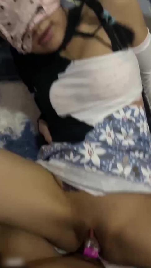 【小编推荐】内裤套头萌妹 露脸啪啪满口骚话 预览截图 11
