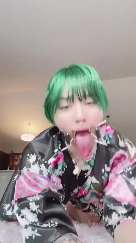 媚态十足长舌舔扩肛器粉色欲棒 #puppiloli 预览截图 1