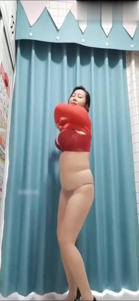 抖音丰满巨乳骚熟女(艳艳加油)私人定制自慰诱惑 预览截图 10