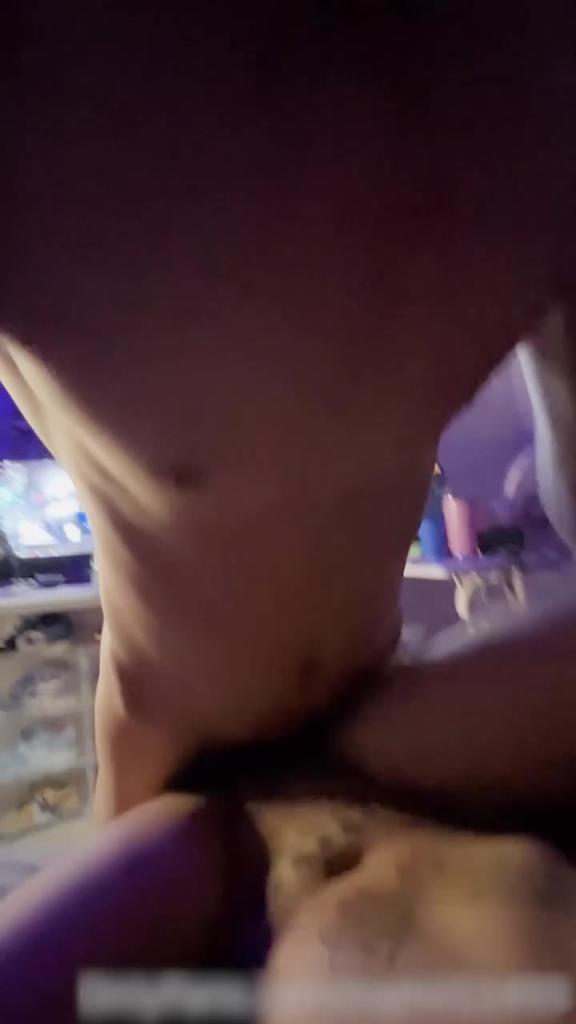泰国巨乳纹身尤物的极致服侍,男友家中深吻口交的火热缠绵#namii11455(namii) 预览截图 12