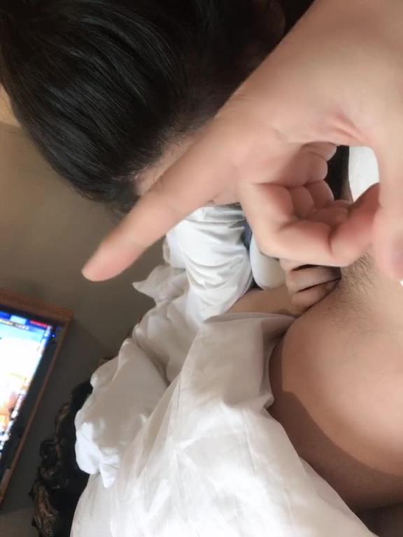 主人看电视人家玩鸡巴 预览截图 9