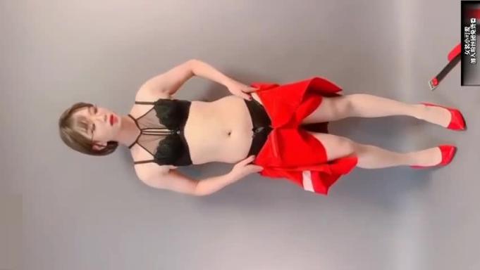 韩国首席超美伪娘,黑丝诱惑坐骑大阳具爽到高潮喷尿 预览截图 2