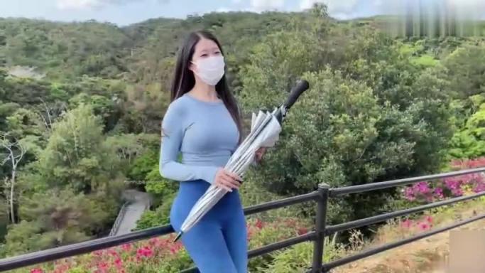 没穿内裤的瑜伽裤的白虎女孩 登山之后来一炮 预览截图 1