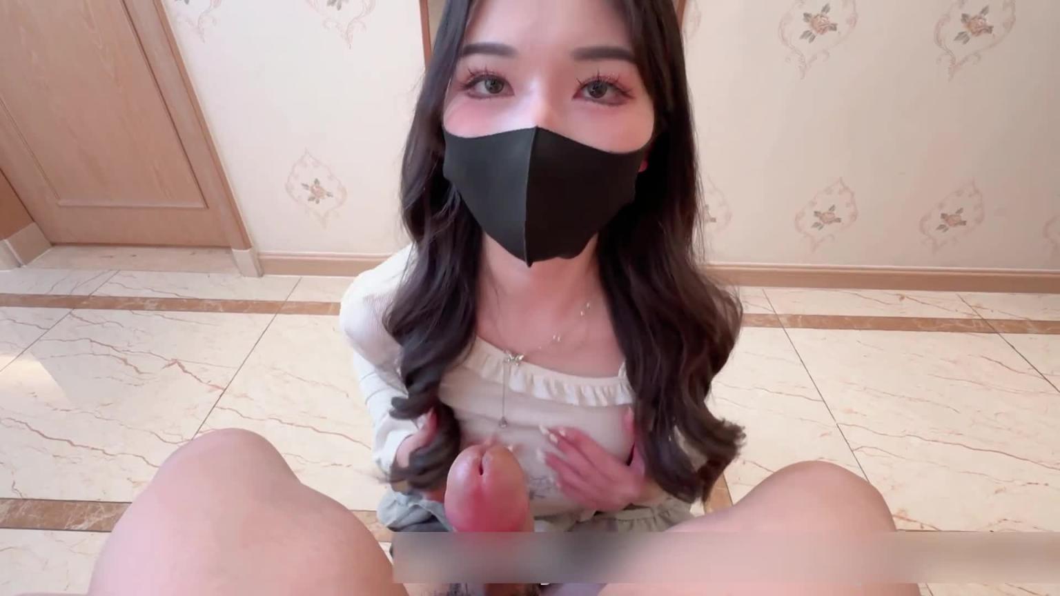 自购狐不妖最新-站在镜子面看着自己被操,操着操着就射了,鸡巴还没拔走精液就从屁股流了出来! 预览截图 2