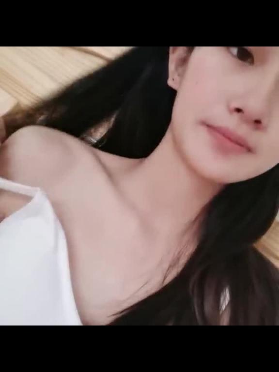 身材大学美女吐舌反差自慰 预览截图 8