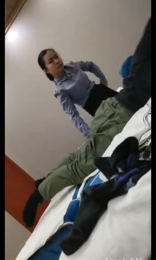 和好兄弟去足疗 遇到一个极品,不断挑逗,小妹也是憋久了,春心荡漾,不断揉摸我鸡巴-脱了衣服身材真好 预览截图 3